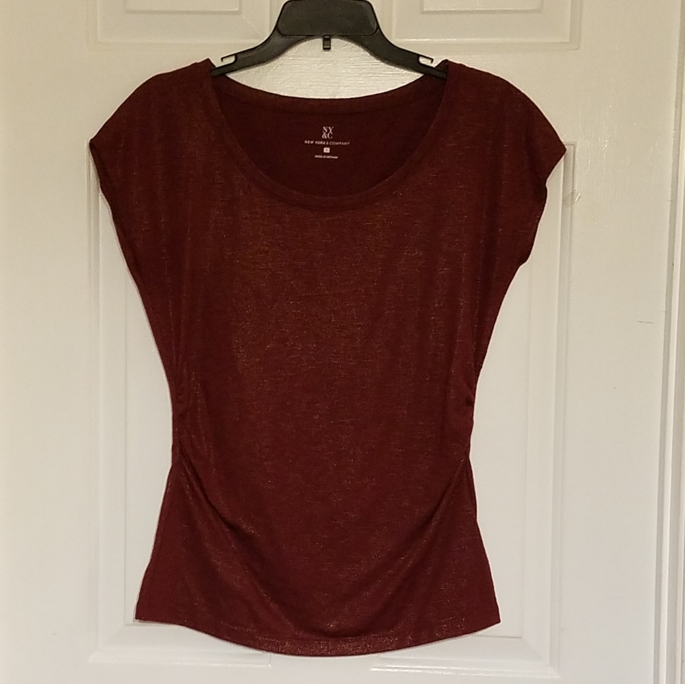 NY&Co Chic Wine, Gold Top